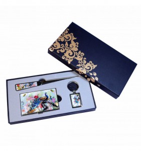 set-cadeau-porte-cartes-porte-clefs-et-coupe-papier-design-paon