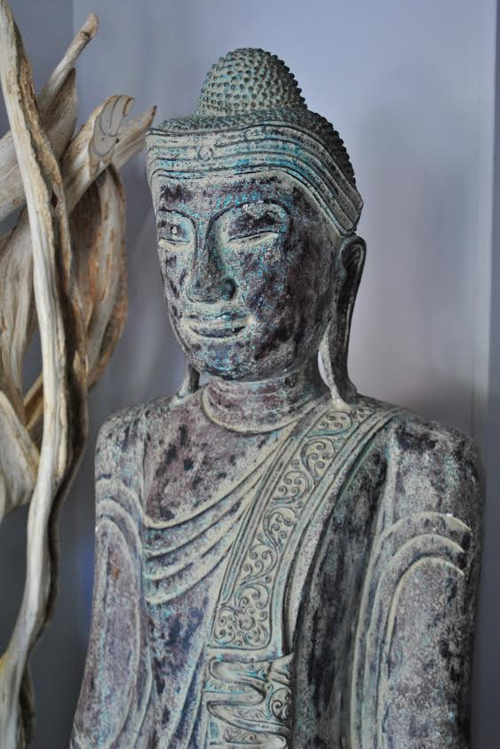 Sculpture de Boudha en bois de teck recycle cire bicolore