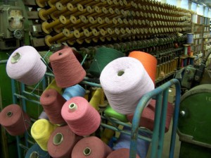 coloured-thread-1191909-1279x957