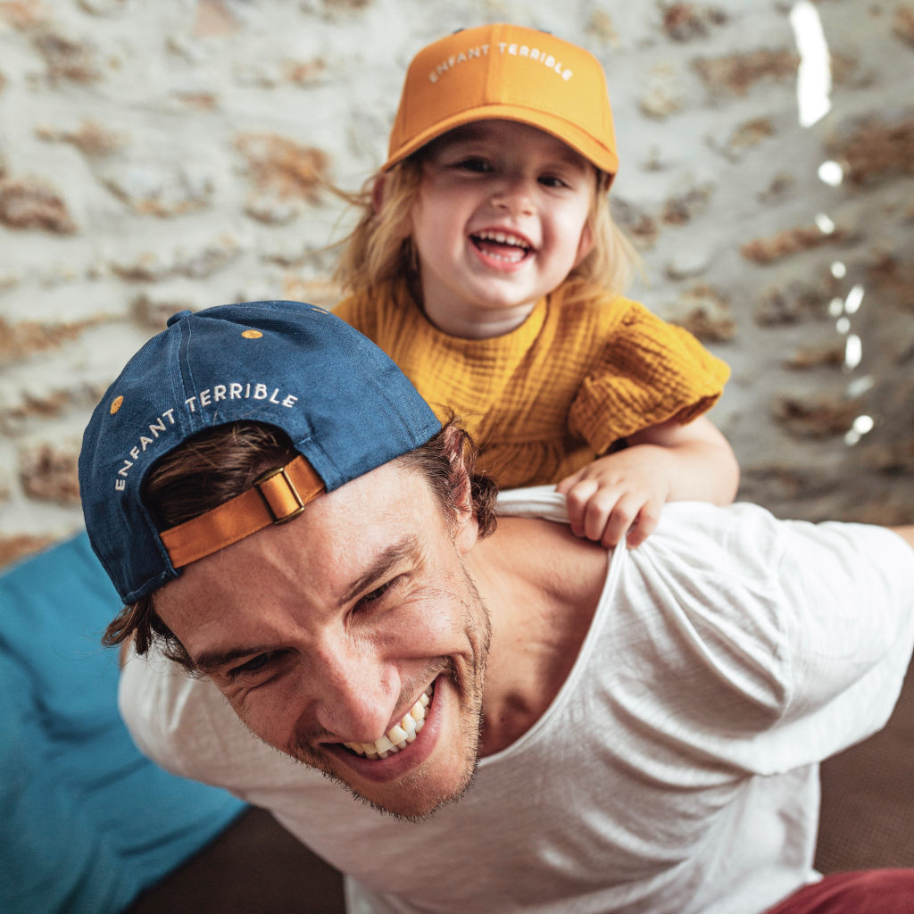 Chamaye La Marque Dediee Aux Casquettes Parents Enfants Presente Sa Nouvelle Collection Des Casquettes A Porter En Famille Relations Publiques Pro Agence Rp Attachee De Presse