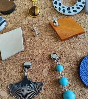 Rhône. Sacs, bijoux, chaussures : les accessoires originaux d'une créatrice  lyonnaise