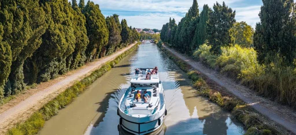 boating-boat-river-canal-du-midi_Carcassone_France_Destination_3840x1920_2025 (1)