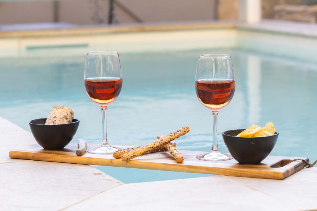 espace_piscines30_construction_piscine_apero_pierres_g_800px_1200px