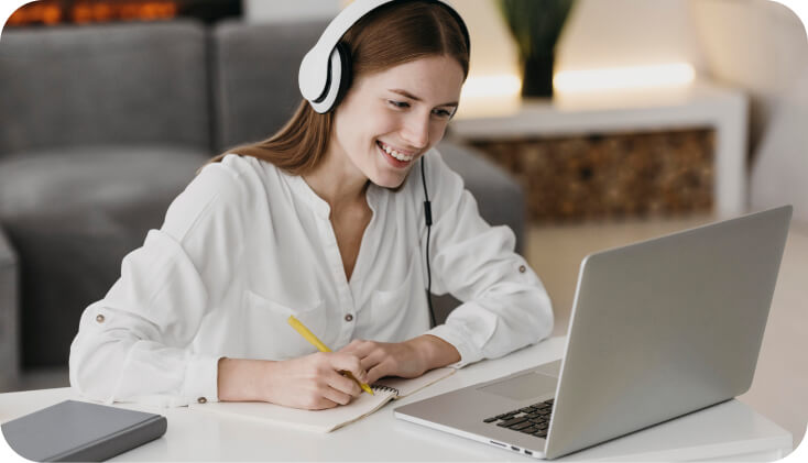teacher-talking-with-her-students-online-1