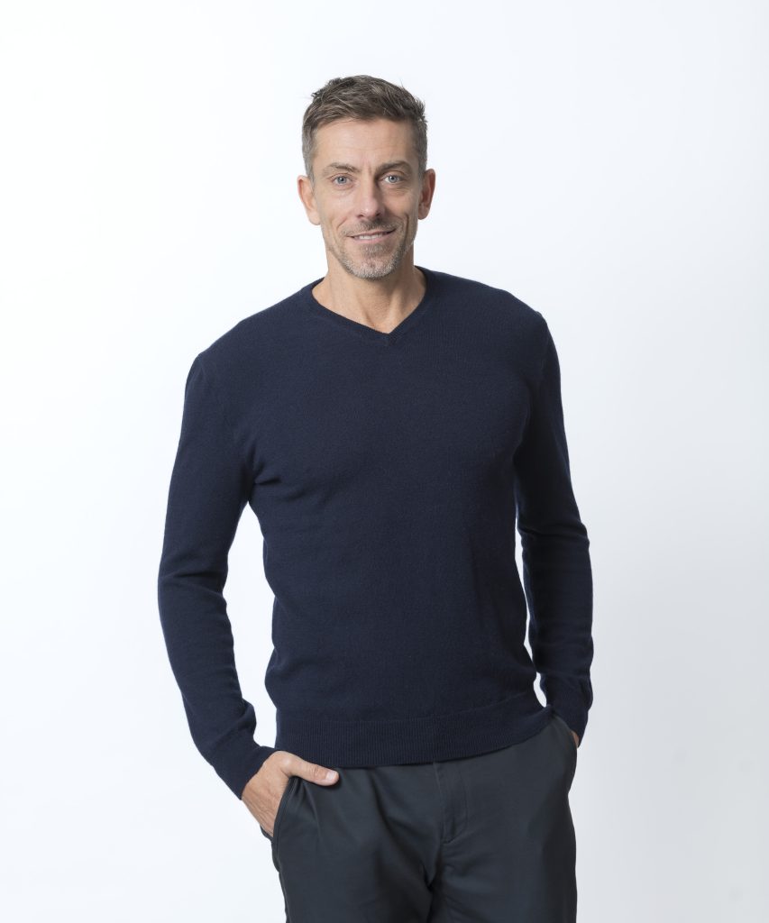 739-890-Pull-Col-V-Homme-Marine-Cesar-853x1024